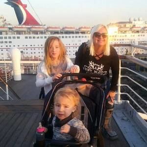 Meet your Posher, Holly